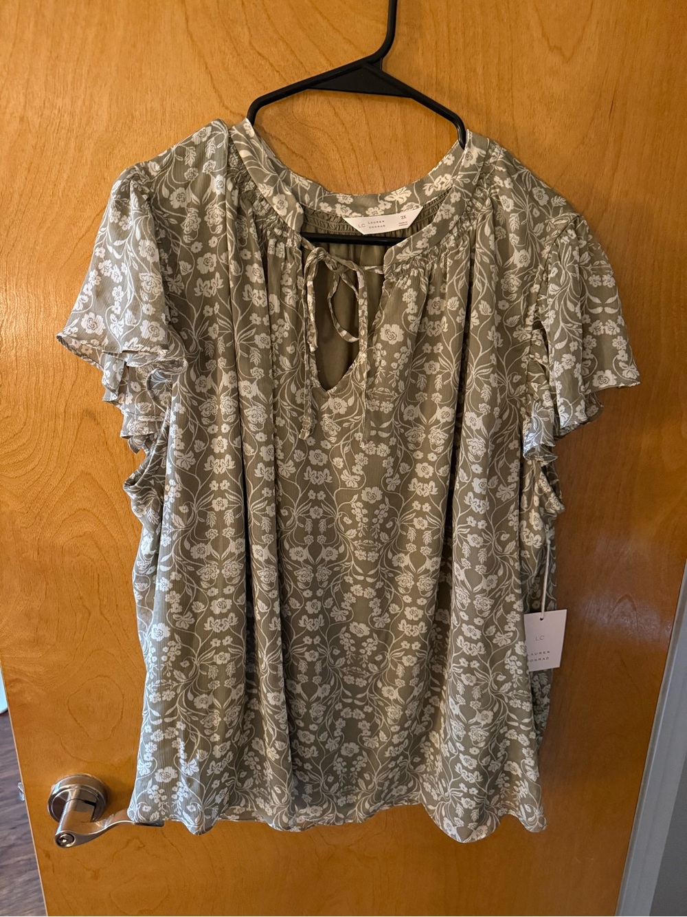 Kohl's Olive Green Floral Tie-Neck Ruffle Sleeve Blouse